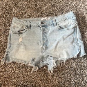 🔵 Carly Jean small denim raw hem shorts small